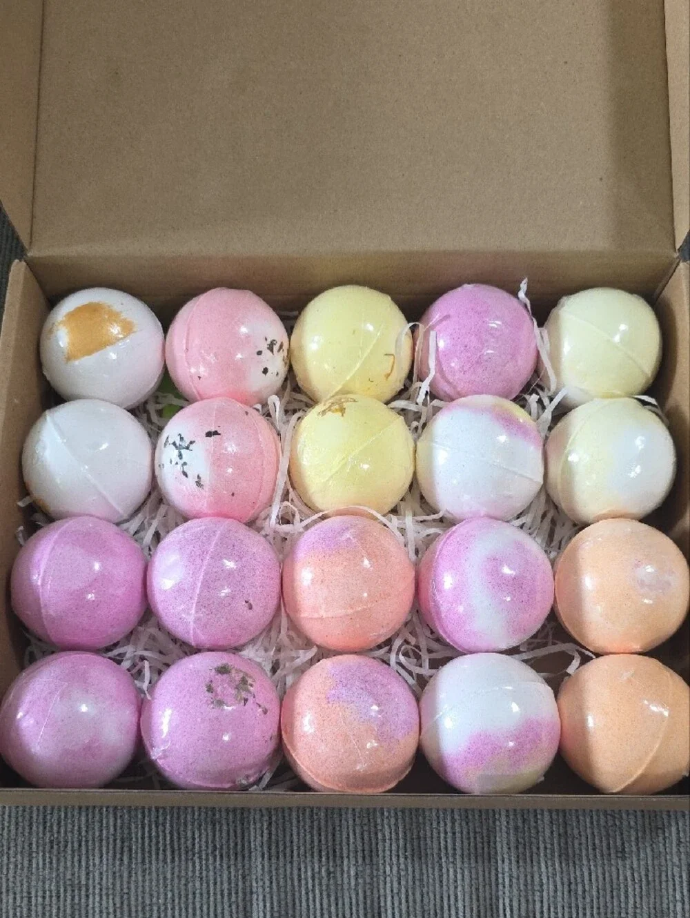 Pahxu bath bomb